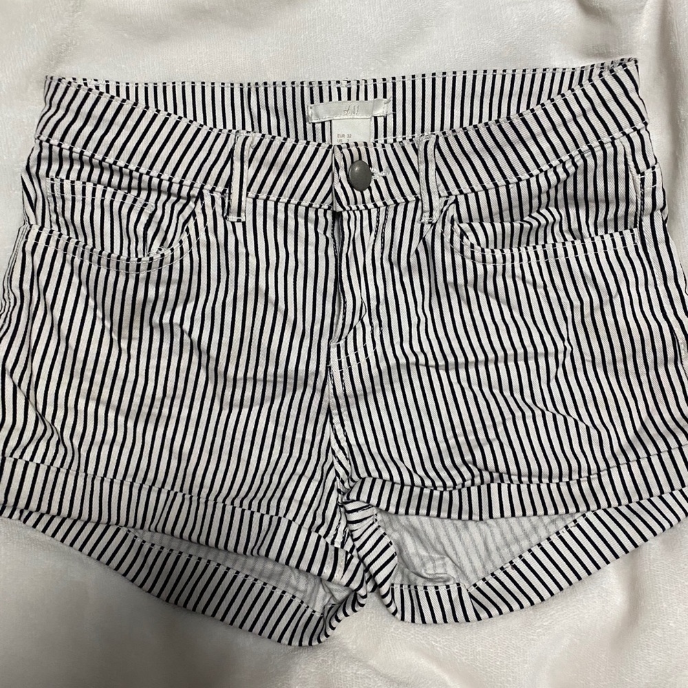 H&M striped shorts